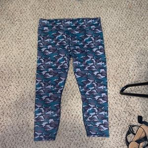 Size XL camo print powerhold fabletics like new workout legging